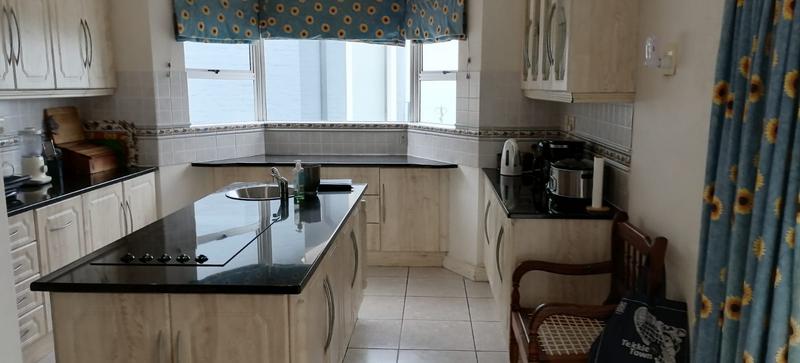 6 Bedroom Property for Sale in Reebok Western Cape